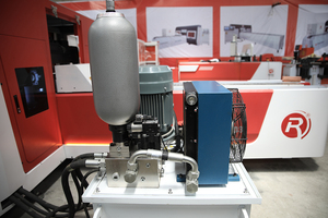 Machine de découpe, poinçonnage et cisaillement de barres hydrauliques CNC avec moteur - Product Image 4