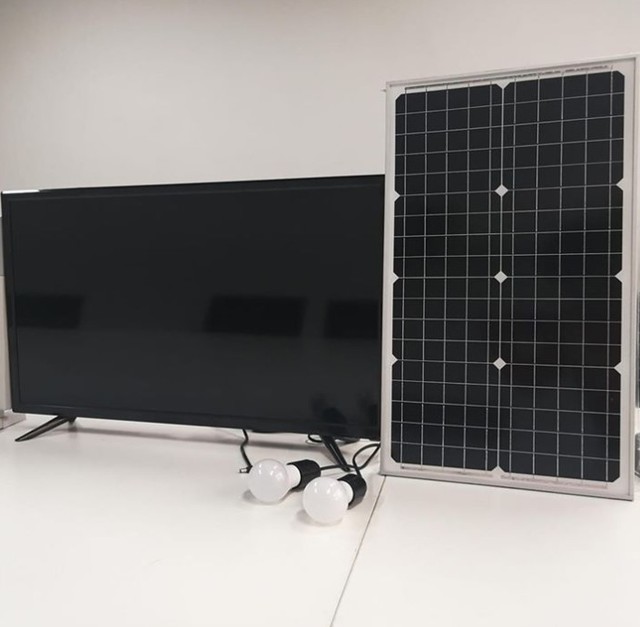 Smart HD 32-Inch 12V DC Solar Powered Rechargeable Television with PAL NTSC SECAM System OEM Brand