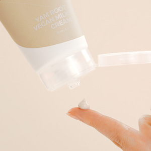 Crema de Leche Vegana con Raíz de Ñame Isntree 80ml, Humectante Nutritivo para Piel Dañada, Uso Diario - Product Image 2