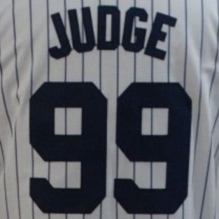 ผู้ชาย-ผู้พิพากษา-ขาว4