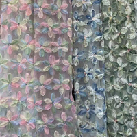 Fournisseur d'usine Ruban 3D Design tendance Fleur Paillettes Broderie dentelle Tissu brodé