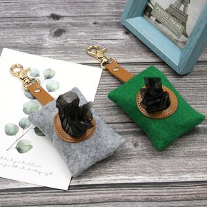 Distributeur de sacs à déjections canines en feutre léger avec porte-clés pour animaux de compagnie en extérieur - Product Image 6