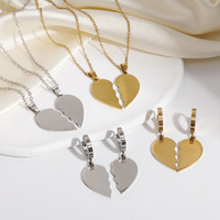 Ensemble de bijoux pour couple en forme de cœur brisé gravable, colliers en acier inoxydable, boucles d'oreilles créoles plaquées or 18 carats, cadeau d'amitié pour amoureux