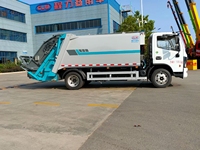 Camion compacteur de déchets Dongfeng, petit modèle 4x2, 10 m, diesel, boîte de vitesses manuelle, compression hydraulique