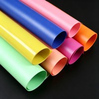Rouleaux de plastique OEM mats en PP, PET, PVC, couleurs variées, panneaux plastiques découpés avec précision pour aides pédagogiques