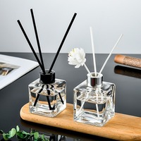 Diffuseur de parfum d'intérieur de luxe 50 100 150 200 ml, bâtonnets de roseaux, fleurs préservées, flacon carré en verre avec boîte d'emballage