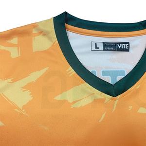 قميص كرة قدم رجالي عالي الجودة مخصص، موديل جديد من مزيج البوليستر/القطن، سريع الجفاف وقابل للتنفس، برقبة على شكل V وأكمام كاملة، طباعة رقمية - Product Image 5