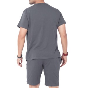 Ensembles de shorts et t-shirts OEM pour hommes, vêtements décontractés respirants, ensemble deux pièces avec t-shirt à col rond et shorts pour l'été, la gym et les activités de plein air - Product Image 3
