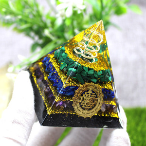 <b>Crystal</b> <b>Chip</b> Pyramid Resin Epoxy Copper Wire Handicraft Desktop Ornament Home Decoration Collectible Gift - Product Image 3