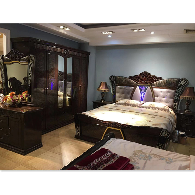 Оптовая цена новейший дизайн Комплект постельного белья для спальни со светодиодной подсветкой двуспальная кровать для домашнего использования