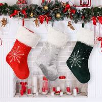 Ornement suspendu en forme de flocon de neige en peluche pour la décoration des vitrines de magasins et des commerces de Noël