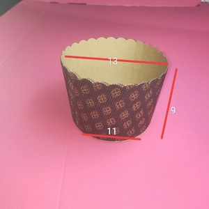 Vassoio di Carta per Panettone di Alta Qualità 500g con Pareti Microperforate per Calore Uniforme in Panetterie Tradizionali - Product Image 3