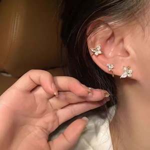 Vente en gros d'usine, boucles d'<span class=keywords><strong>oreilles</strong></span> à clip papillon en strass exquises pour femmes, boucles d'<span class=keywords><strong>oreilles</strong></span> à clip pour l'os de l'oreille, bijoux quotidiens - Product Image 2