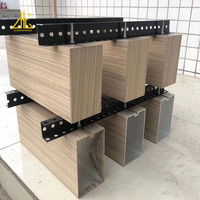 A prueba de humedad estiramiento de Metal techo de aleación de extrusión de perfil de aluminio de azulejos de techo de aluminio de Metal techo del deflector