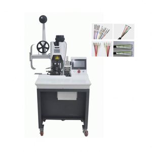 Machine automatique de dénudage et de sertissage de terminaux à broches multiples - Product Image 4