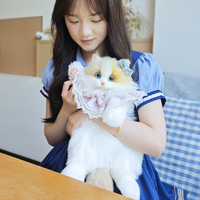 Sac à dos chat réaliste en peluche calico de taille moyenne avec écharpe, fait main, sac animal réaliste en peluche, sac à dos chat à double bandoulière