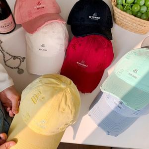 Casquette de baseball jaune brodée de lettres, version coréenne, pour femme, printemps-été, simple, polyvalente, effet amincissant, douce, 100 % coton - Product Image 5