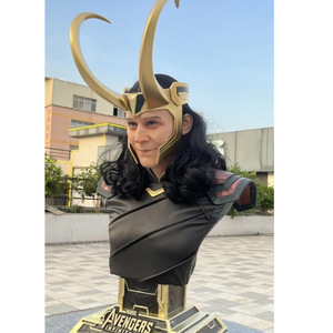 Vente en gros Nouvelle figurine créative <span class=keywords><strong>Loki</strong></span> <span class=keywords><strong>Thor</strong></span> 2026 Décoration de bureau à domicile Statue de super-héros en résine - Product Image 3