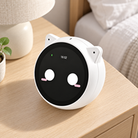 Réveil intelligent en forme de chat robot avec affichage de l'heure mondiale, Wi-Fi et assistant vocal pour tables de chevet et routines quotidiennes à la maison