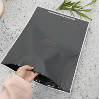 Sacs d'expédition personnalisés haut de gamme avec impression UV pour vêtements, chaussures et marques – Enveloppes polyvalentes en PE résistantes et écologiques pour colis express