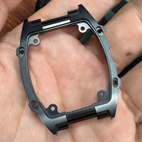 Reloj de Pulsera Deportivo para Caballero con Caja de Cerámica Blanca, Engranajes Transparentes Visibles, Movimiento Manual, Escala Interior Oscura y Correa de Goma Acanalada