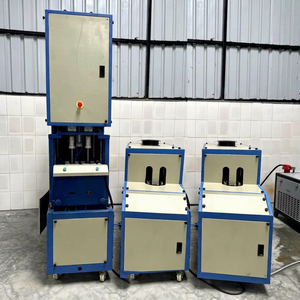 Máquina Sopladora de Botellas de Plástico Semiautomática con Cilindro Rotatorio FESTO y PLC Delta de Alta Productividad - Product Image 1