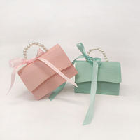 Boîte à friandises pliable portable avec poignée en perles et ruban en satin, boîte en papier pour cadeaux d'anniversaire, de mariage, de bonbons, emballage cadeau