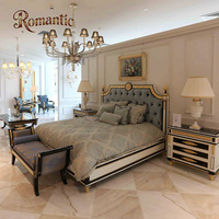 Ensemble de meubles de chambre complet de style français moderne, de haute qualité, adapté aux appartements, en bois massif, couleur or, taille king