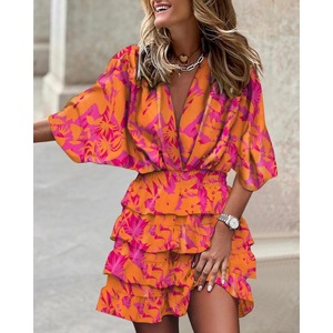 Vestido de Verano Moderno Europeo y Americano con Cintura <span class=keywords><strong>Imperio</strong></span>, Estampado Floral, Fruncido, Estilo Bohemio, Cuello en V y Dobladillo Asimétrico para Mujer - Product Image 4