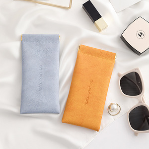 Étui à lunettes rectangulaire portable avec doublure en tissu pour le rangement - Product Image 2