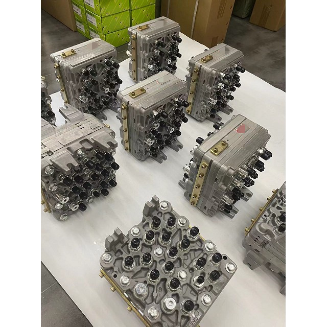 Hydraulic ZX200 Shuttle Valve ZAX330 Engine 4645278 Valve