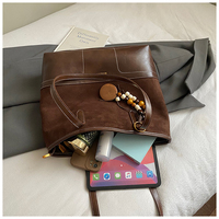 Sac fourre-tout en daim pour femme avec logo personnalisé, sac à main en cuir bicolore grande capacité avec surpiqûres contrastées, vente directe d'usine