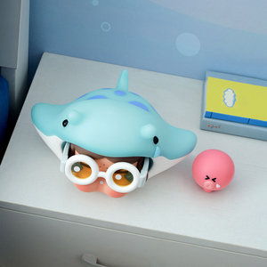 Auténtica Lámpara POP MART CRYBABY Cry <span class=keywords><strong>Me</strong></span> an Ocean, Luz Nocturna de Inducción Magnética, Recargable por USB, Decoración de Escritorio, Regalo, Novedad 2026 - Product Image 2