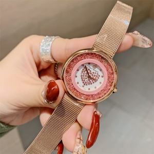 Nouvelles montres pour femmes, montres à quartz tendance et élégantes pour femmes avec cadrans en cristal de sable fluide et bracelets en chaîne maillée - Product Image 6