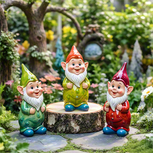 Adorables figurines de nains de jardin, trois petits lutins colorés avec les <span class=keywords><strong>mains</strong></span> sur <span class=keywords><strong>le</strong></span> visage, ornements décoratifs mignons pour la maison et <span class=keywords><strong>le</strong></span> jardin - Product Image 4