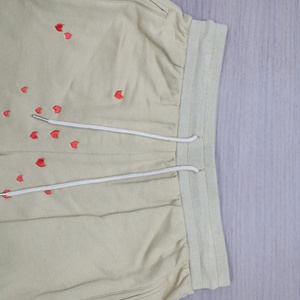 Shorts de survêtement vintage pour hommes en coton 100% brodé avec logo, 320 grammes, personnalisables en gros - Product Image 4