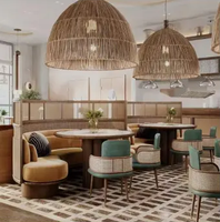 Ensemble de chaises en rotin et en bois élégantes, durables et modernes, et table avec plateau en bois, mobilier pour restaurant commercial, restaurant de nouilles