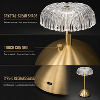 Lampe de table de mariage élégante en acrylique transparent et métal doré, sans fil, pour centre de table occidental ou pour l'arrière-plan photo