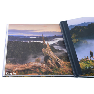 <span class=keywords><strong>Livre</strong></span> <span class=keywords><strong>photo</strong></span> à couverture rigide personnalisé <span class=keywords><strong>de</strong></span> qualité supérieure avec feuille <span class=keywords><strong>de</strong></span> timbre sur la couverture Impression offset et services d'impression couleur en Chine - Product Image 3