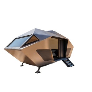 Casa Contenedor Geométrica Moderna, Módulo de Vivienda Tipo Cabaña para Exteriores con Escaleras y Ventanas Grandes - Product Image 1