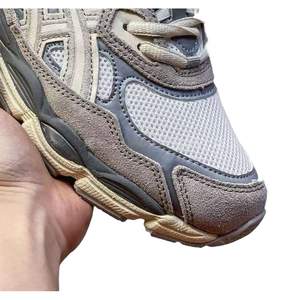 Scarpe da Corsa Retrò NYCS Autentiche di Alta Qualità per Uomo, Sneakers Traspiranti in Mesh per Camminata Casual - Product Image 1