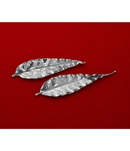 Élégante feuille de mangue véritable avec finition en argent 999, cadeau décoratif haut de gamme pour l'inauguration de maison, un anniversaire et les célébrations festives - Product Image 1