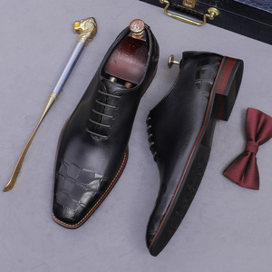 Zapatos de vestir formales y modernos para hombre, de cuero genuino británico con patrón de cocodrilo, ideales para padrinos de boda y novios. - Product Image 5