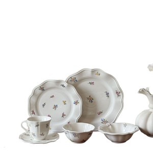 Juego de Vajilla de Gres Pulido Blanco Vintage de Lujo Ligero con Patrón de Plantas de Jardín Francés, Plato, Tazón, Taza de Café, Postre - Product Image 4