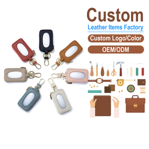 Estuche minimalista para llaves de coche de cuero genuino – Porta llaves compacto con cremallera y herrajes dorados para mujer - Product Image 2