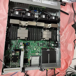 JLS อนาคตเซิร์ฟเวอร์2288H 2U Rack 12X3.5 sata/sas 2 * 4309Y 2*32G DDR4 2*960g 2*1500W 3ปี - Product Image 3