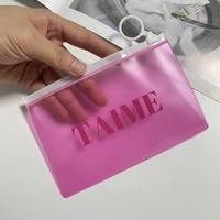 Pochette d'emballage de bijoux imprimée de logo personnalisé petits sacs à zip-lock en plastique transparent givré rose en PVC pour vêtement cosmétique