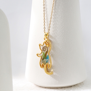 Collier style mignon avec fleurs séchées véritables et pendentif en résine avec fleur stabilisée, bijou délicat, cadeau idéal pour l'amitié pour femme - Product Image 5
