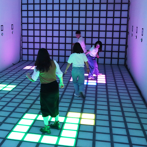 Hoạt động xây dựng đội ngũ tương tác <span class=keywords><strong>LED</strong></span> ánh sáng sàn trò chơi nhảy 30x30cm pixel lưới kích hoạt phòng trò chơi siêu lưới - Product Image 1