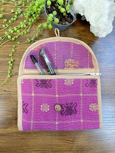 กระเป๋าใส่เหรียญทำจากผ้าฝ้าย Kantha แบบพับสามทบกระเป๋าใส่เหรียญสีดำเป็นมิตรต่อสิ่งแวดล้อมทนทานทนทานแบบยั่งยืนของขวัญกระเป๋าสตางค์วินเทจ - Product Image 2